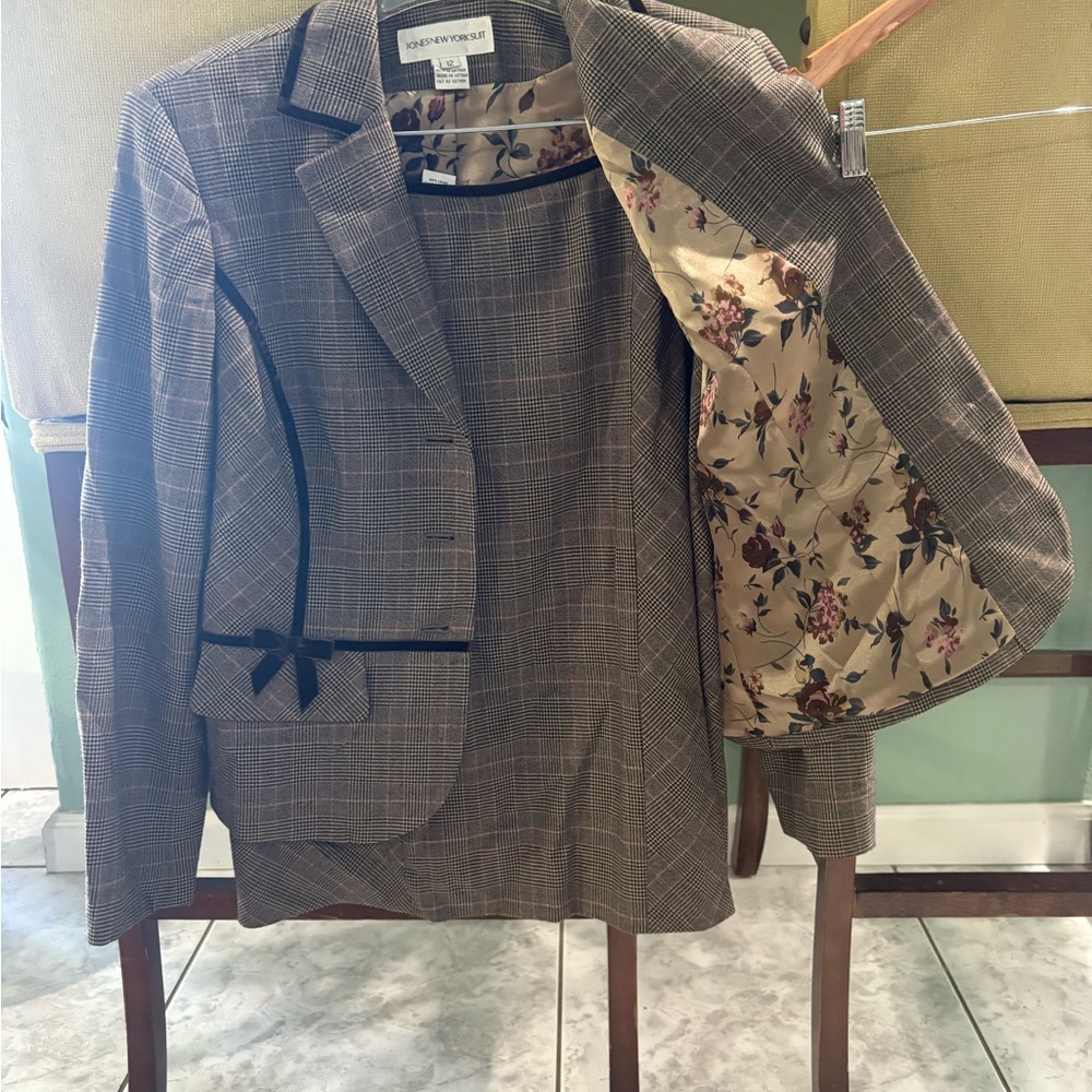 Banana Republic Brown Checkered Blazer with Floral Interior